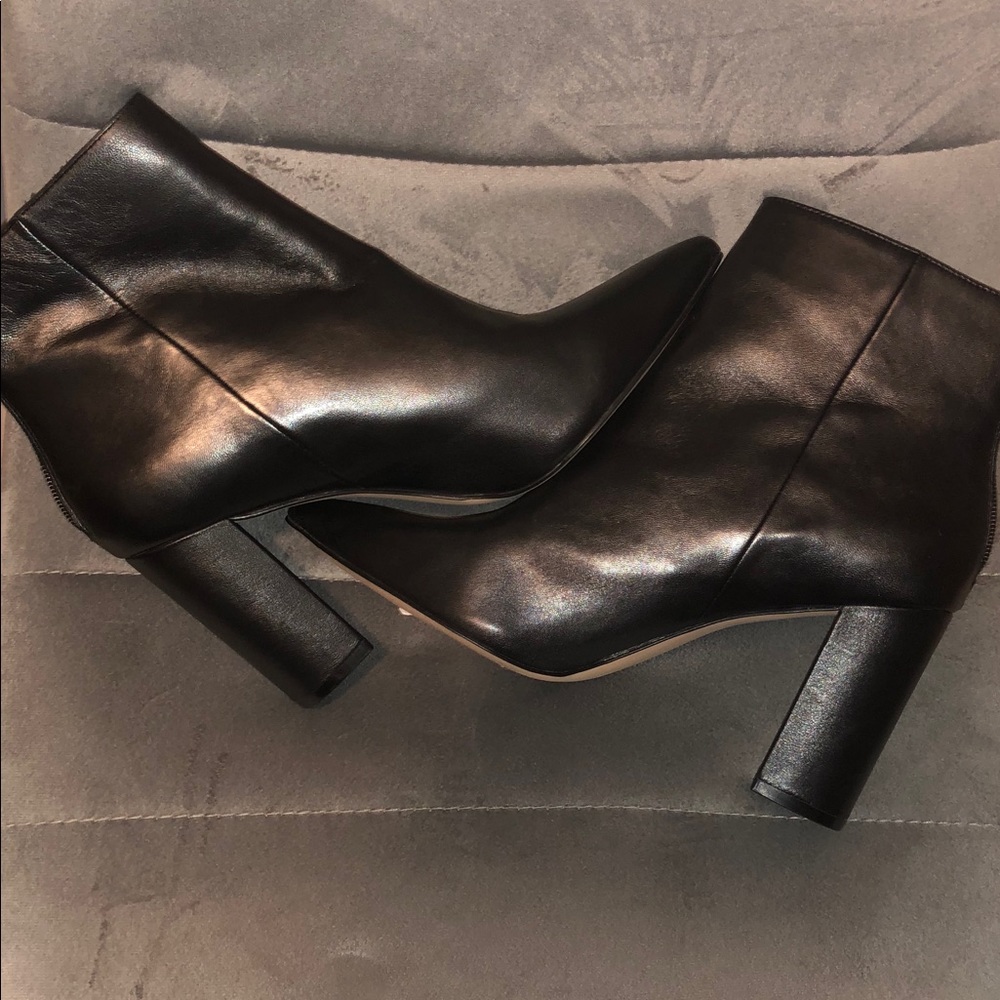 The perfect Leather block bootie🤩 - Picture 3 of 6